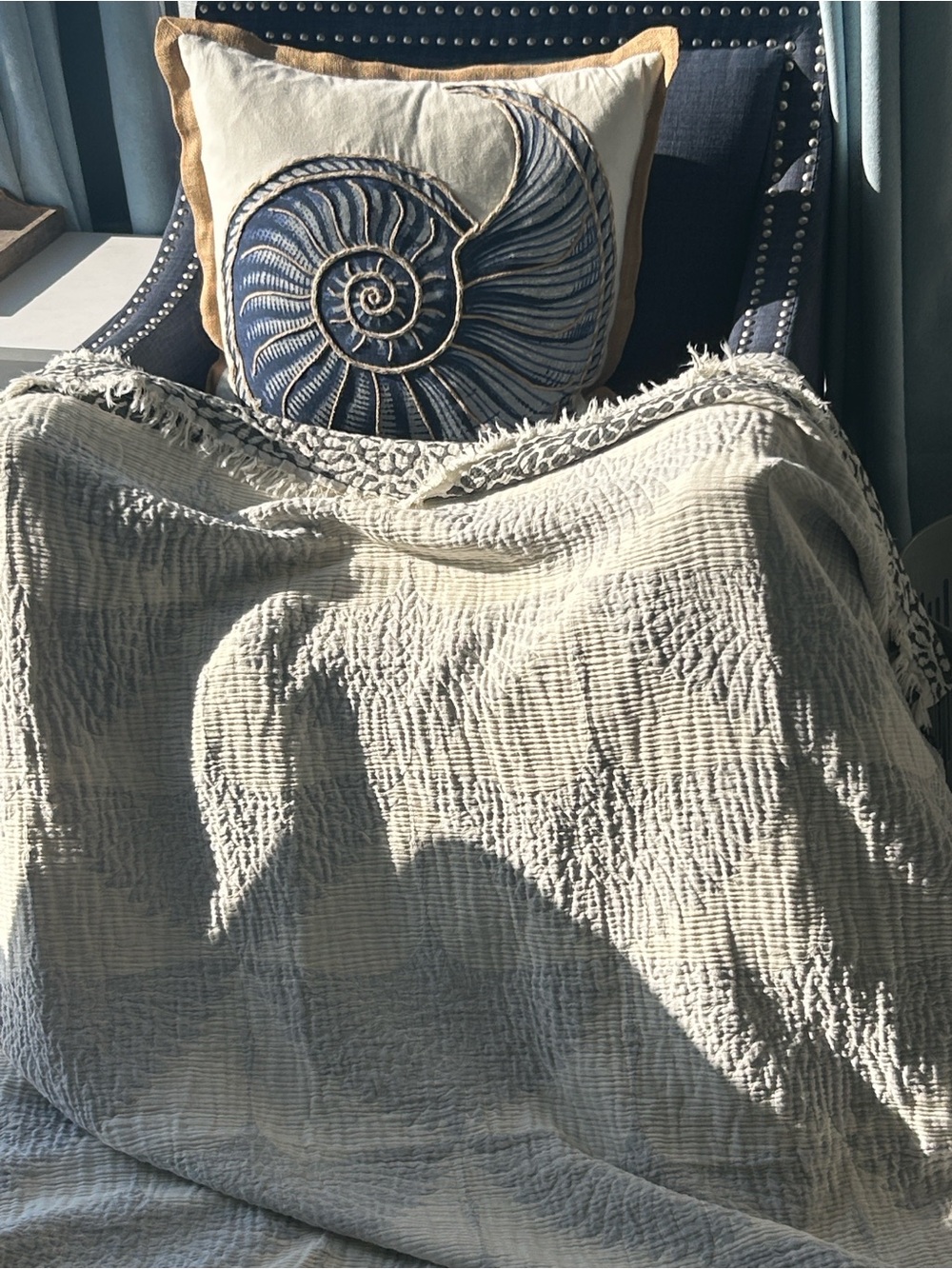 Modern Genevieve Gorder Anthro Feathered Flock Throw XL Silver Gray + Cool White - Picture 2 of 16